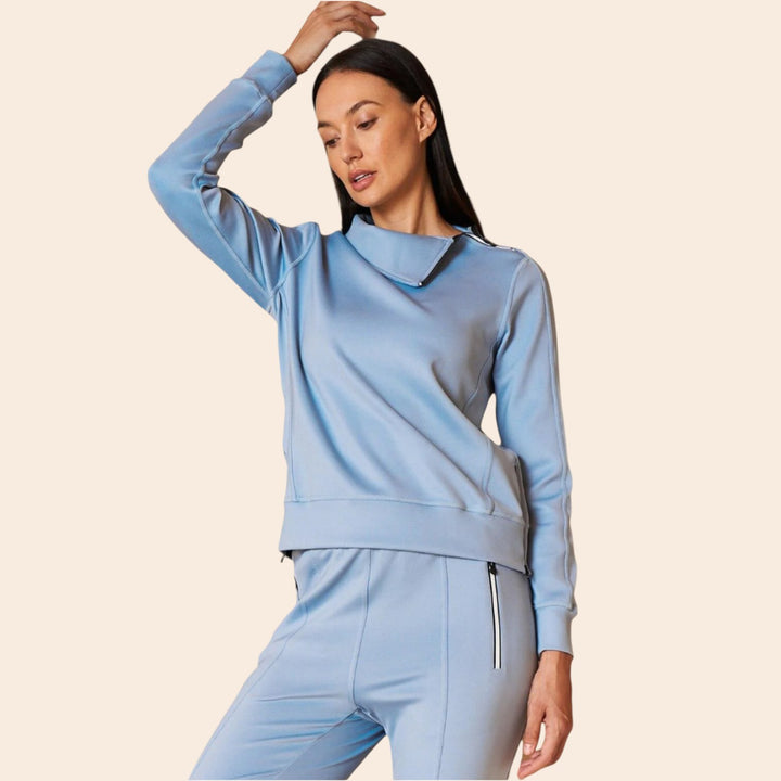 Lalaine – Irregular-Collar Women’s Golf Pullover & Pant Set